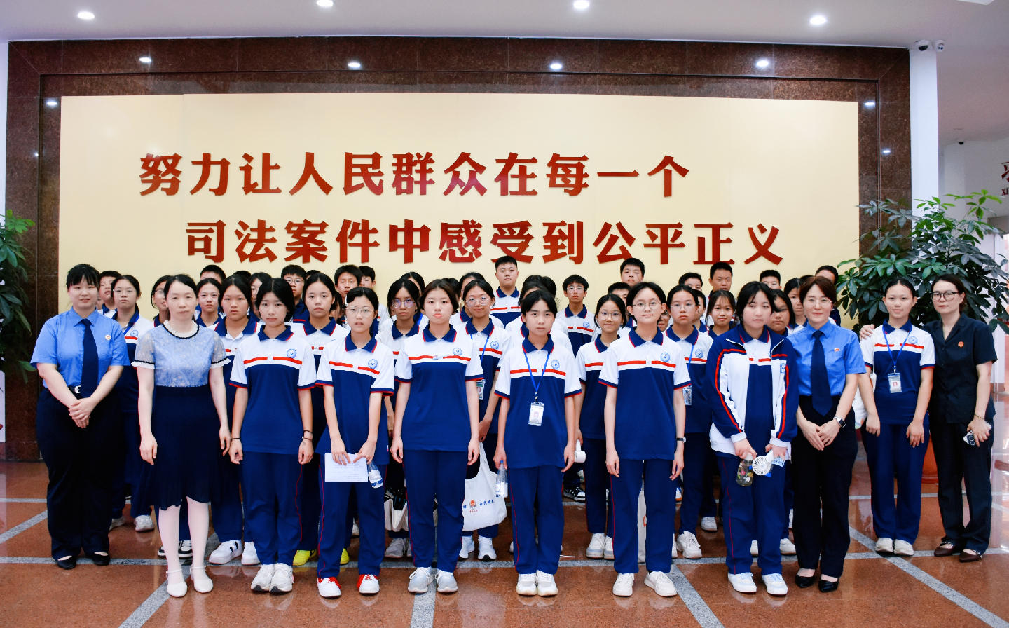 562295a20efecbc7a8a4904a1129f154.jpg